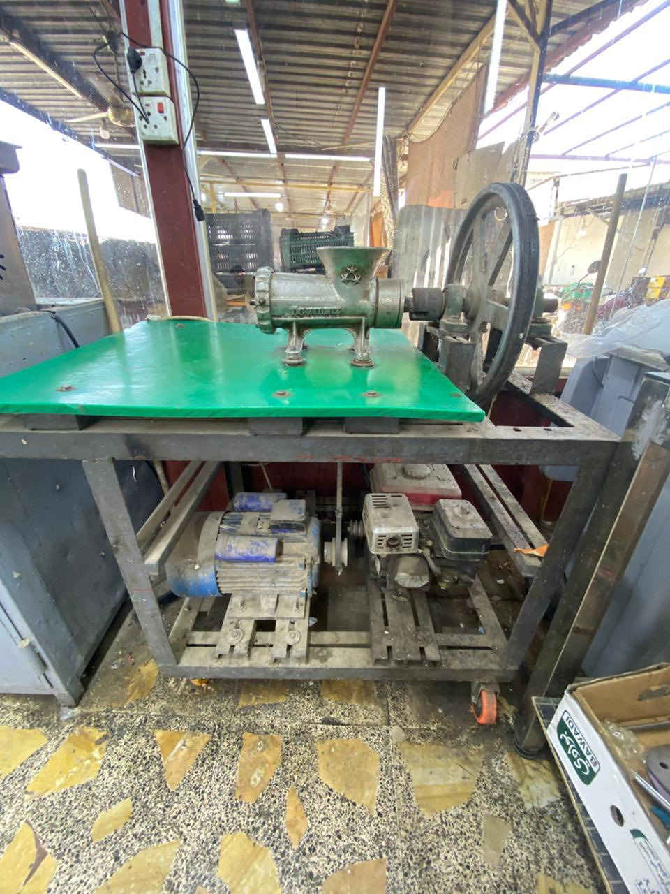 مكينة ثرم لحم مرحلتين 

بانزين كهرباء الحجم 32

عارضيه ٩٦٠ وبي مجال شوية شغالة فول ع الفحص تاخذه 
العنوان صلاح الدين قضاء بلد سوق الخضار من اي محافظة تكدر تجي وتفحص وتاخذ 

‭٠٧٨٢ ٦٨٥ ٧٤٩٩‬
رقم صاحب المكينة
