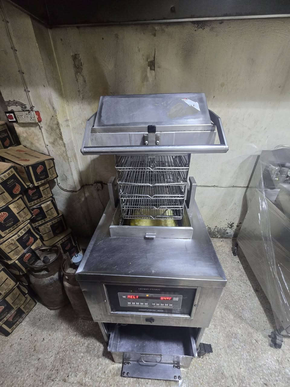 السلام عليكم
جهاز كنتاكي هني بني امريكي 

 ابو طوابق غاز كهرباء للبيع التواصل 
العنوان بغداد شعله
 ***********
