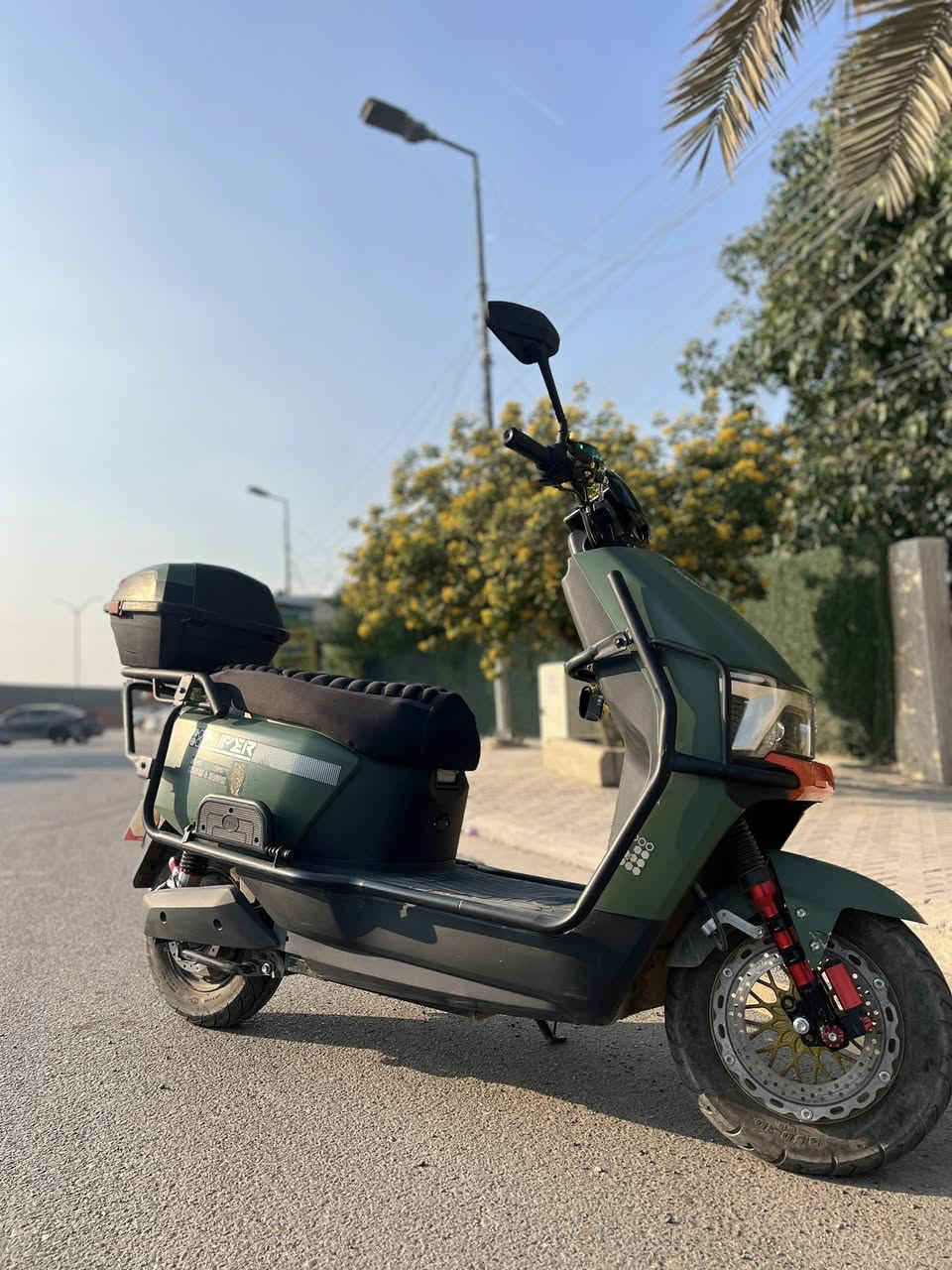 سلام عليكم
دراجة نوع سوبر 

2025 الدراجة مستعمل 

مواصفات  

بطاريات مسطرة عدد ٦ الكبار 

دبل اشاره و يمنه يسره شغالات

إضائة led بالكامل سويج عدد ٢ 

مفتاح وبصمة تشغيل  

شاشة ديجيتال 

تمشي فوك ٧٠ كيلو بلشحنه الوحدة

درع+جنطة+جادر يغطي الدراجة

سرعة الدراجة ٧٠ حقيق 

للاستفسار/*********** 

السعر ٦٥٠  وبيها مجال

للعنوان/بغداد/ الداوودي
