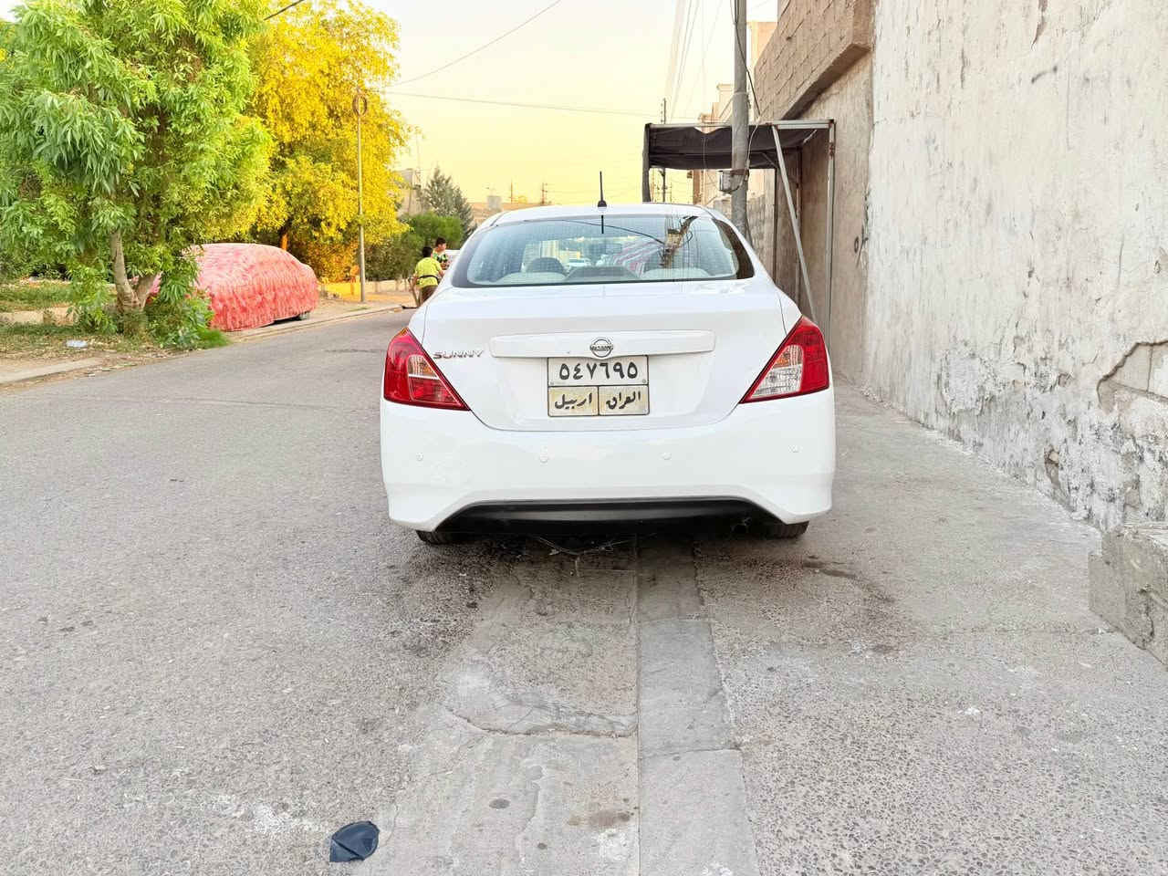 نیسان صنی مودیل 2019خەلیجی
گێرتوماتیک یەدەنیکل دەبل گێچ 
ڤولیوم بلوتوز پشتی حساس 
یەک پارچەسبوغە ساردەکوتی هەیە
داخلی بەس سەرەبراکێت گرتیە
رسمی سونەرم داناوە
گێرومەکینەی بەشەرتە بێ عیبن
سەنەوی دوسال بەسەرجوە 
تحویل غرامەی بەشەرتە 
سعری 88وەرەقە مەجال 
ژم ***********شوێن هەولێر أربيل, العراق
