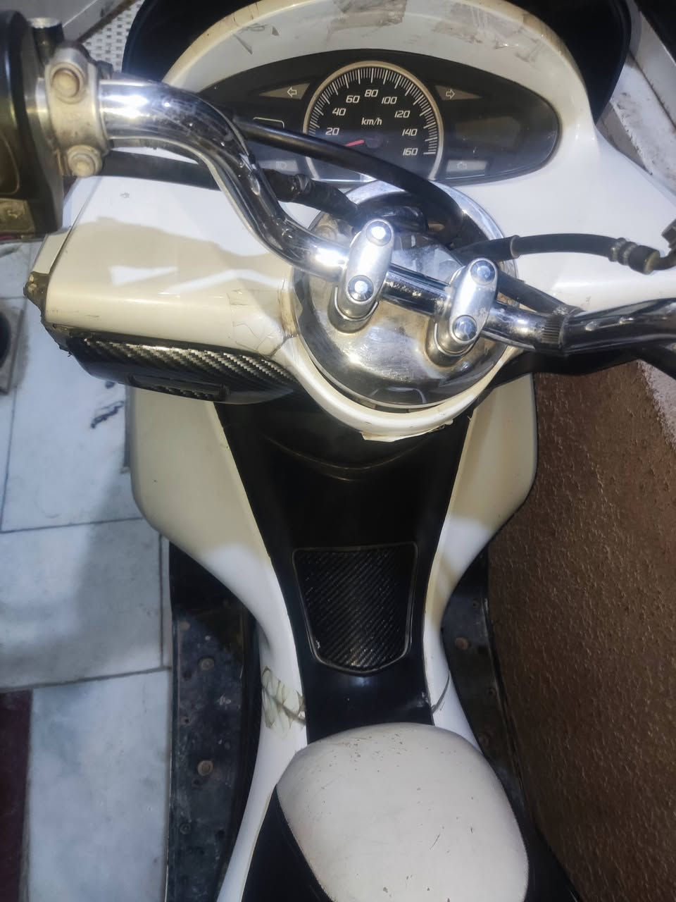 السلام عليكم 
دراجه  pcxا الجيل الاول JF ياباني 
درجه مكفوله يرادلها شوبه  ترتيب  ماشيه 79 الف

السعر 1150 وبيها مجال 

مكاني بغداد رقمي ***********
