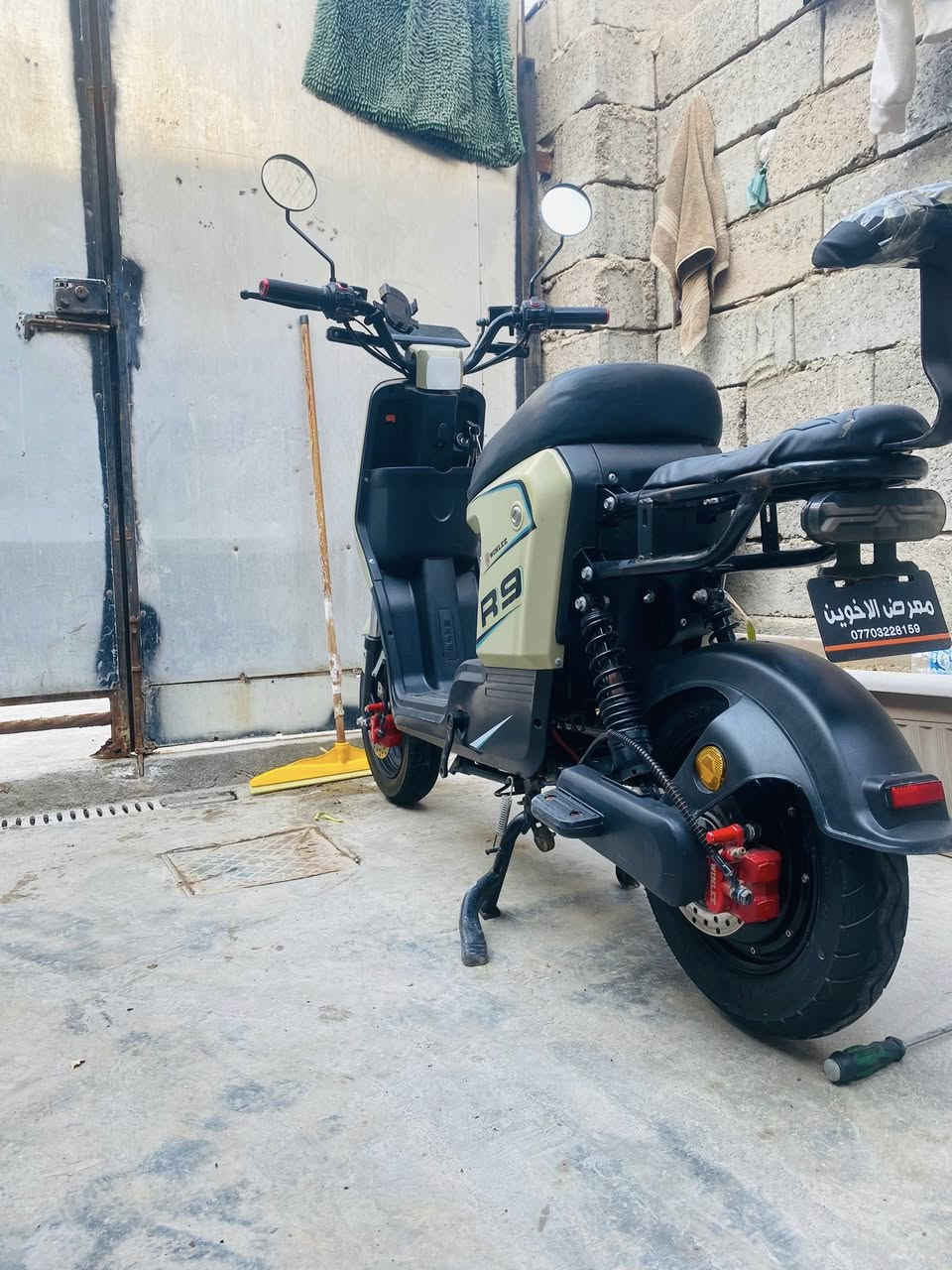 مكاني بصره سعر خاص وتدلل
اخت جديده كارتون  مابيها اي نقص بطاريات كله شغاله 
***********
