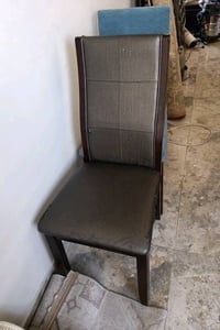 خمسة كراسي