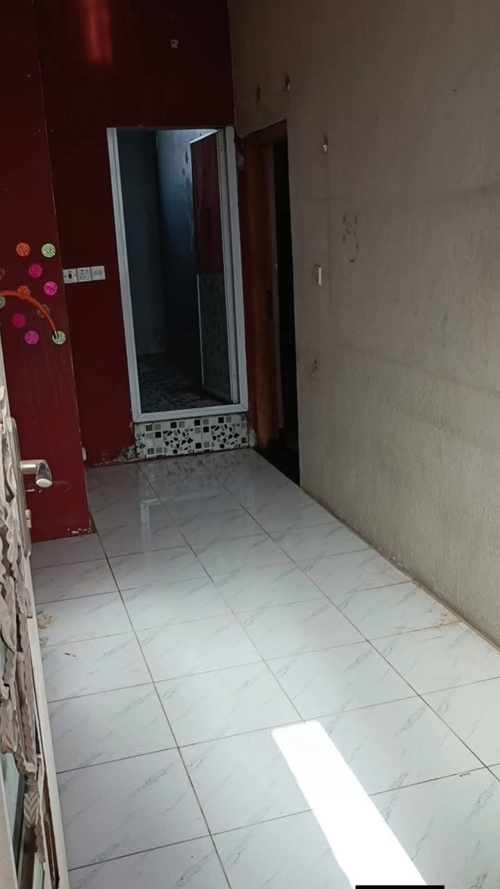 شــــقة للايجــــــٌار 
  

#آلمـــوقع  // الحلـــة مقابــل المستشفـى التركـي 

 طابـــق ثانــــي   
 
#المحتويـــــات //

ومطبـــخ وغــرف نــوم عــدد 2  وبلكــونة وخدمـــات 

￼🔻مبلــغ الايجـار 250 الـف 
____________________
#للاستفسار اكثر الأتصال آو واتساب:
***********
*********** 
او زيارة مكتب ( #رؤية #المستقبل #للعقار #والبناء)
____________________
🔻لمن يرغب في عرض عقاره للبيع أو للايجار طابو صرف او زراعي تجاري او سكني يرجى مراسلتنا
