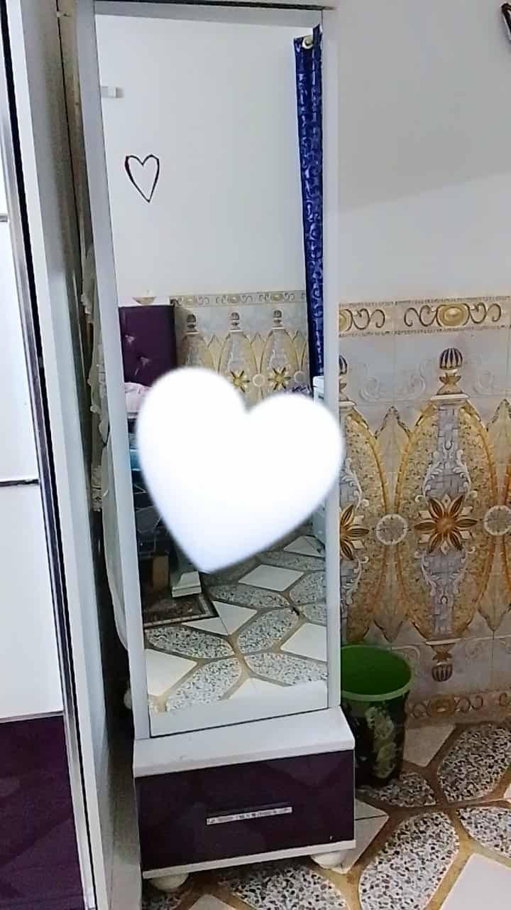 غرفه نوم للبيع
قيم واخذ مكاني الزعفرانيه 
***********
