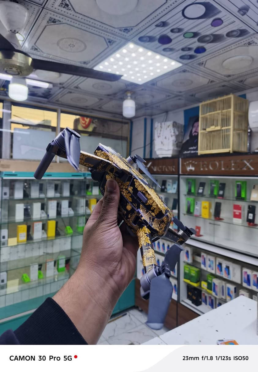 شباب متوفر درون من شركة DJI  مافك اير تو الدرون نضيفه ستخدام شخصي
مسافة 8كيلو ارتفاع ٥٠٠
 ملحقاتها حماية مراوح وقاعده هبوط وبطاريات عددهم ثنين حاله ممتاز مامنفوخات وفلاتر عدسات عدد ثلاثه الدرون مداخله صيانة
السعر ٨٠٠   
العنوان بغداد الشماعيه /مدينة الصدر 
***********
