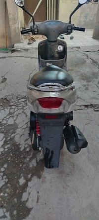 دراجه للبيع الزعفرانيه حي الوليد سعر 600 07715089118