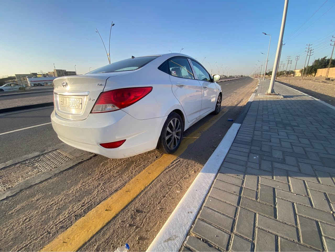 اكسنت 2015 وارد خليجي. مكينه 1600 دوش 
بيها رشتين صبغ  
ودوسه بيها خسفه  
*********** الزبير, البصرة
