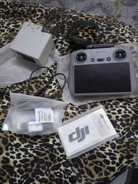 عندي غراض درون كاملة مني 4برو فقط الدرون اتكسرت جدد ريمونت وشاحنة وبطا...