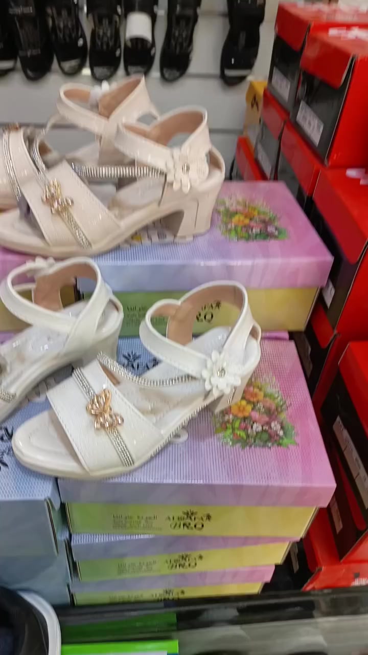 توصـيل كــافة المحافضات✨
 محلات الباشا للأحذية💯💯 ترحب بيكم 🫰 كركوك حي العسكــري 
سايدين بلدية قطاع البلدي الخامس✨✨ #محلات_الباشا_للاحذية #احذية_رياضية  #لايك__متابعة


**إذا كنت صاحب هذا الإعلان وتريد حذفه لأي سبب، رجاءا أرسل رسالة إلى الدعم الفني**