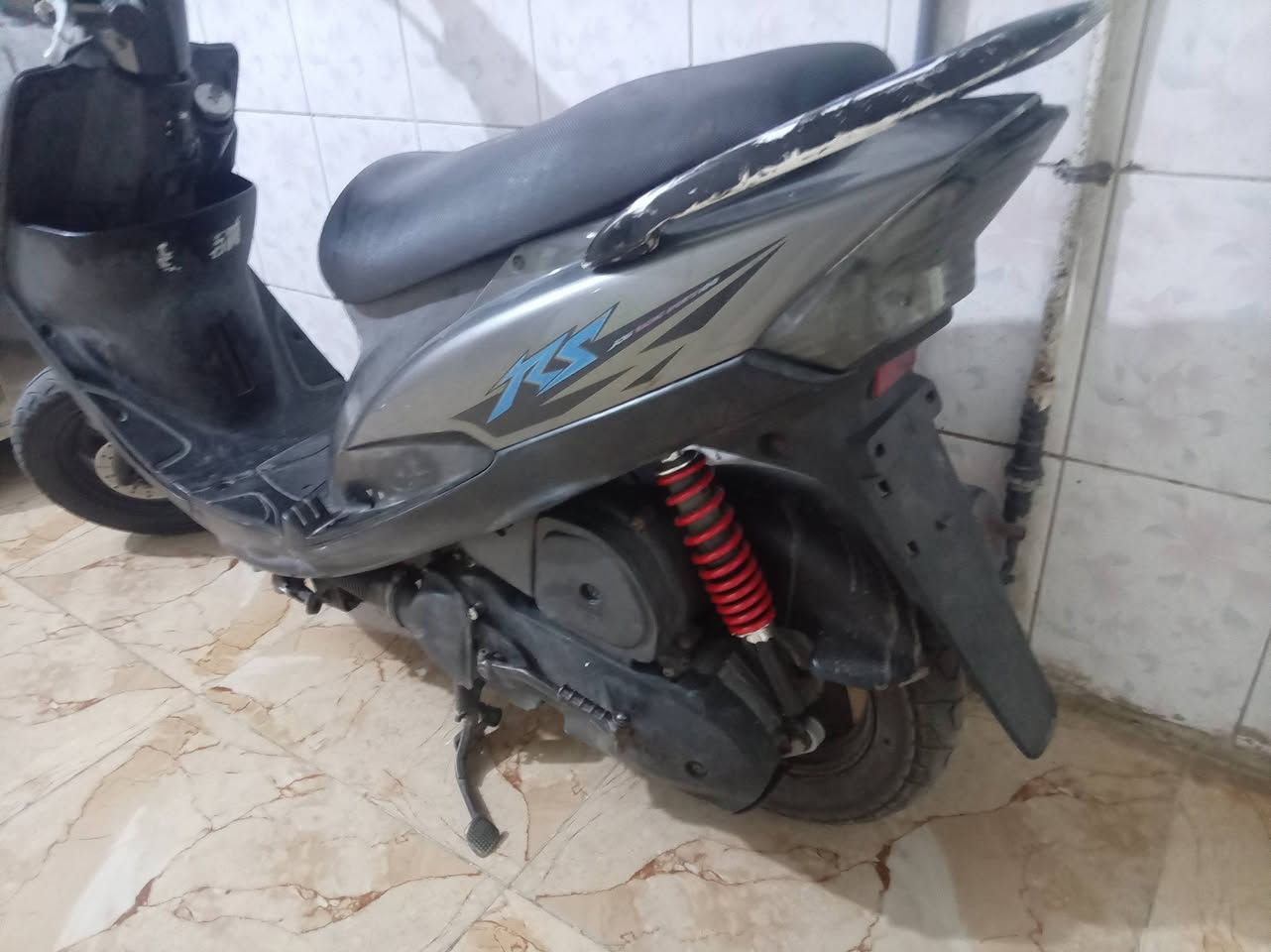 دراجه ماكس منزله من الرمبه صار ٥ أشهر
رايدهة ب ٨٠٠ الف
***********
