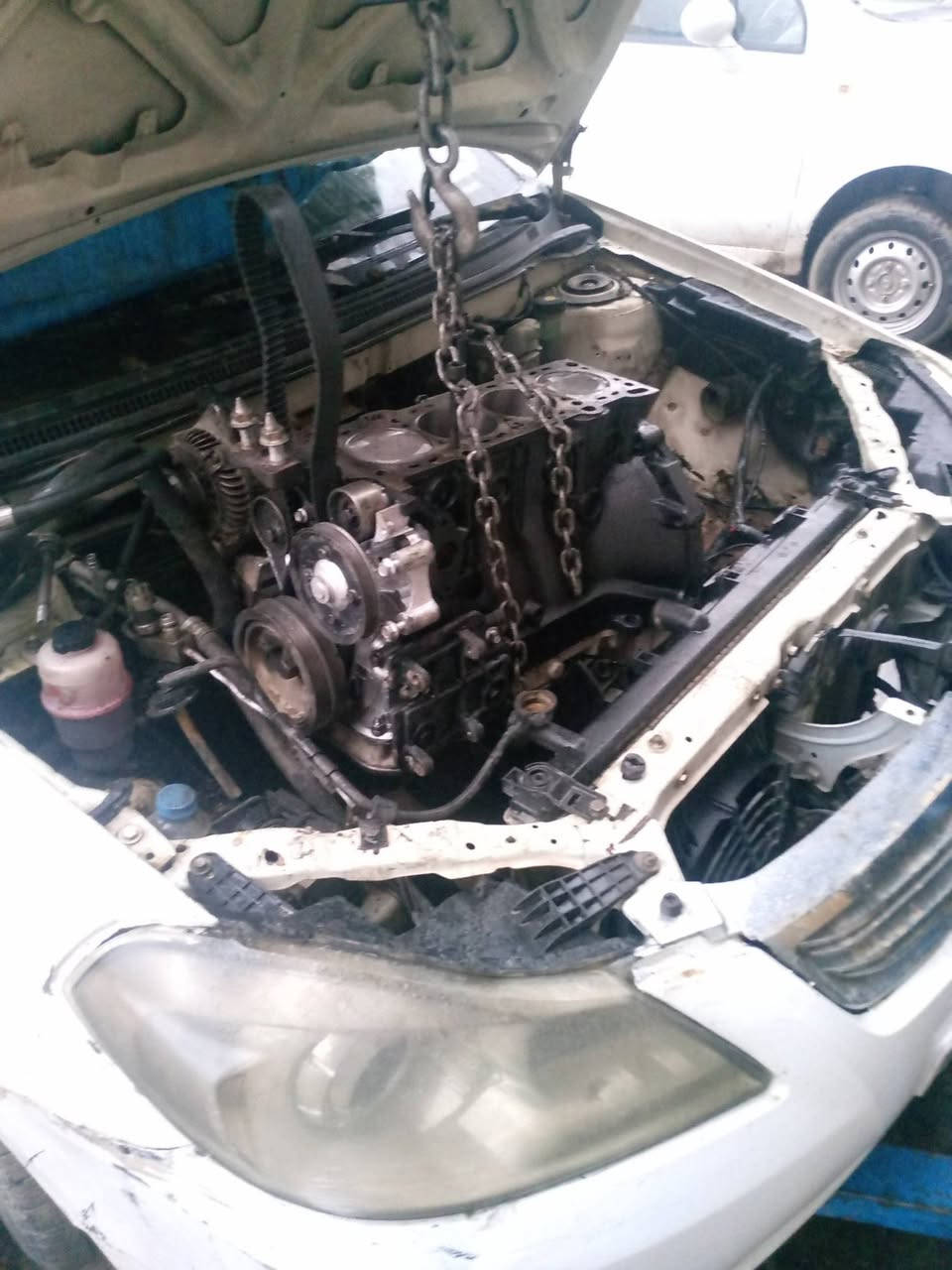 فيتر محمد الجومري
عنوان موصل صناعه ايسر خلف مطعم الذهبي 
رقم***********اسيا
***********كورك
اشتغل شيري و بي وي دي و شوفيرليت كروز
