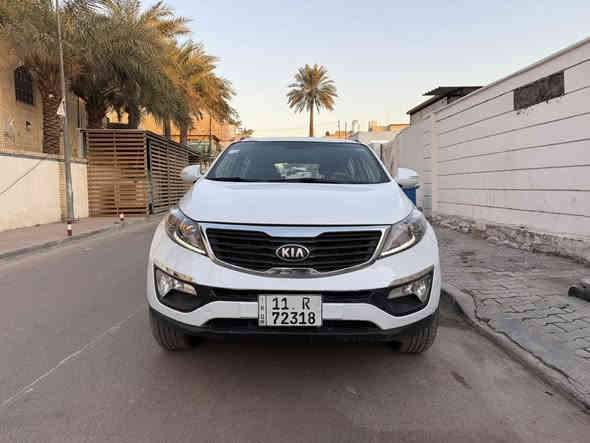كيا سبورتج 2014 خليجي بغداد للبيع 
السعر ١٤٠ وبيها مجال بسيط 
السياره بيها صبغ صفحه السايق ( ضرر بابين مبدلات أصليات ) جهه السايق  
رقمها بغداد الدولي جديد وهزه جديد وباسمي 
محرك 2000 دوش المرغوب 
محرك وكير وصدر وتبريد وكهربائيات نضيفات جدا 
تخم تايرات وباتري جديد….. 
مري شفط وتحكم ستيرن وحاكيه اتصال وكامره خلفيه وبلوجتكترات زنون ونضام ايكو وحساسات امامي خلفي 
رقمي للاستفسار *********** اثير 
*********** اسيا 
مكاني بغداد المنصور حي دراغ
