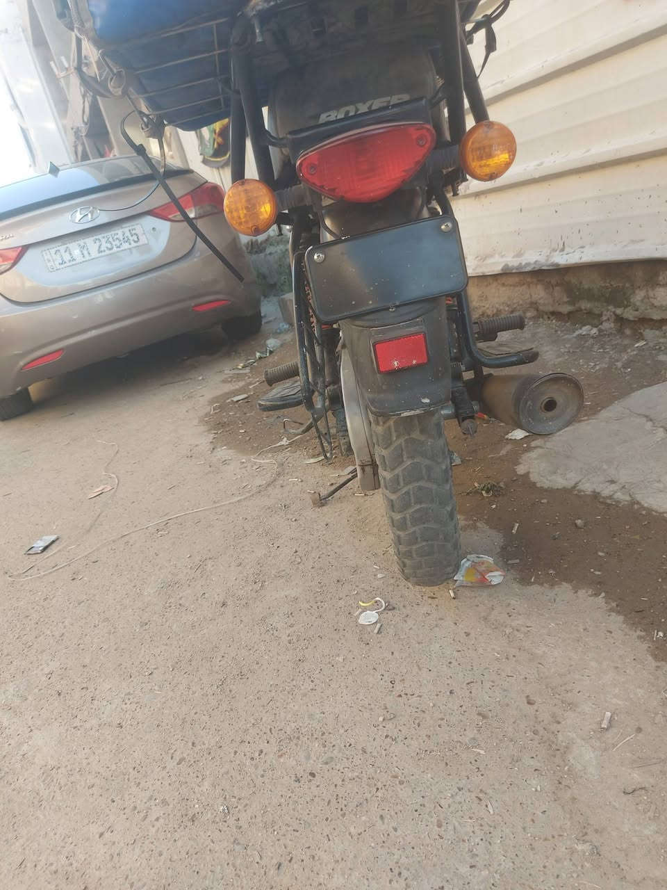 بوكسر للبيع موديل ٢٢ دراجه مال شغل نضيف وتخبل تجفيد شركه  دراجه نضيفه وتخبل ومابيه اي نقص  بدون أوراق اورقها بل شركه بل بلديات واكفلك سرقه وعشاير تجي تأخذ من باب لبيت مكاني بغداد لشعله لسعر مليون وميه وبيها مجال
***********
