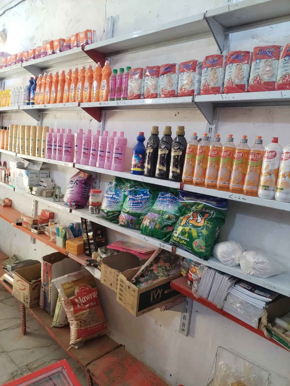البيع برادات ورفوف مكان ناصريه مركز ***********
