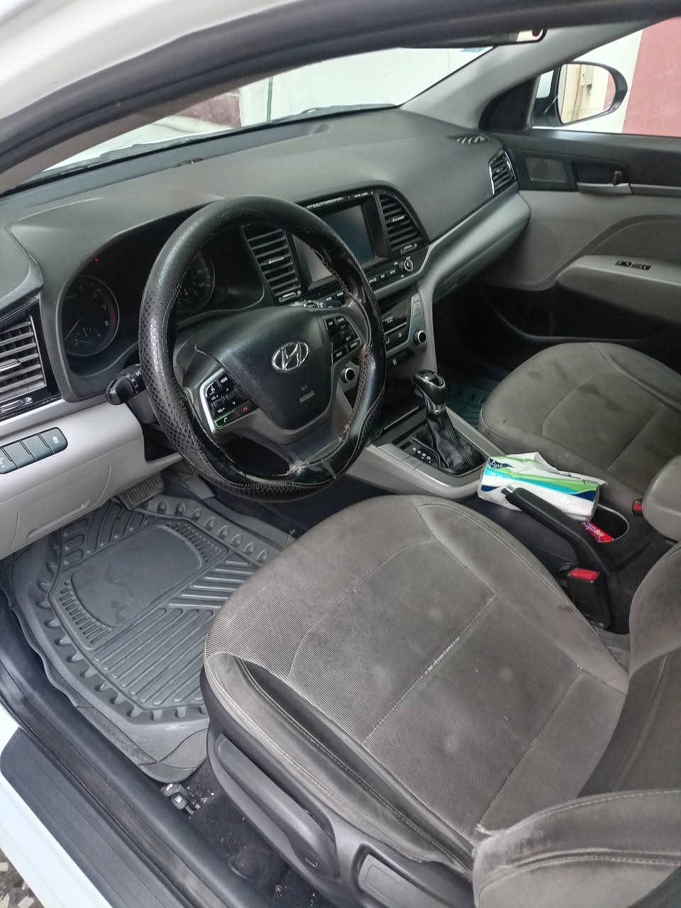 النترا 2017 حادث جاملغ وبنيد مصبوغه حزام بيها تكشير بالقماره والصندوك وخيط تبخير خفيف *********** السعر 99 بيها مجال بسيط جداََ سياره بيها بعض الملاحضات. ٠
