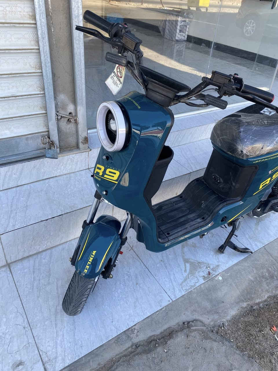 سلام عليكم ار9 للبيع مديل 2025  ابيع بدون بطاريات سعر 250 دراجة جديدة بمعنة الكلمة كل غراضهة وياهة 
المكان البصرة القبلة ***********
