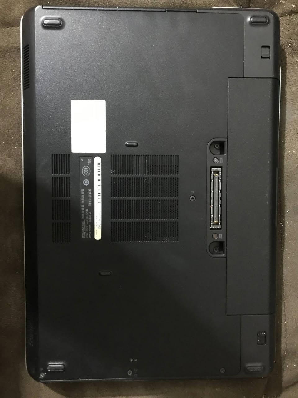 السلام عليكم

لابتوب dell latitude E6440 

المواصفات I5 الجيل الرابع 

كرت شاشه داخلي

وكرت شاشه خارجي radeon hd8600M

بدون شحن بطاريه تكفي عشر دقايق

شاشه تصير بالطول مثل ما موضح بالصوره 

الابتوب نظيف مثل ما موضح بالصور

منافذ HDMI و VGA  

السعر 170 الف

العنوان بغداد جميله شارع خير الله

ماعندي توصيل 

اللزكات بكيفك تريد تبقيهن او تريد اشيلك اياهن


**إذا كنت صاحب هذا الإعلان وتريد حذفه لأي سبب، رجاءا أرسل رسالة إلى الدعم الفني**