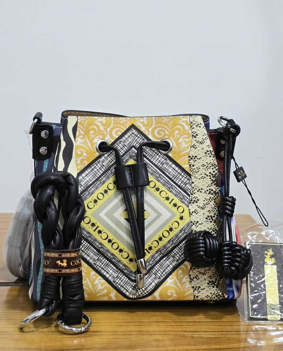 حقائب ماركات عالميه 
وشرط الفحص ماتعجبكم رجعوها
متأكدين من بضاعتنه 
كل الموديلات والالوان وتناسب كل الاذواق 
أسعارنا تميزنا 
نبيع أقل من المحلات والمولات 
العيد قريب وكولشي يوصل لباب بيتج وبدون ما تعبين 

للحجز والاستفسار مراسلتنا على الخاص


**إذا كنت صاحب هذا الإعلان وتريد حذفه لأي سبب، رجاءا أرسل رسالة إلى الدعم الفني**