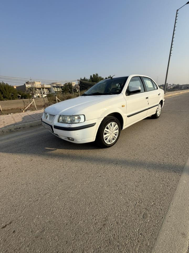 السلام عليكم 
سمند 2011  بيها مكفولة من الضربة فقط البنيد طاير السيارة باسمي رقم دولي سنوية جديدة وما ناقصها برغي السعر ٣٨ 
***********
