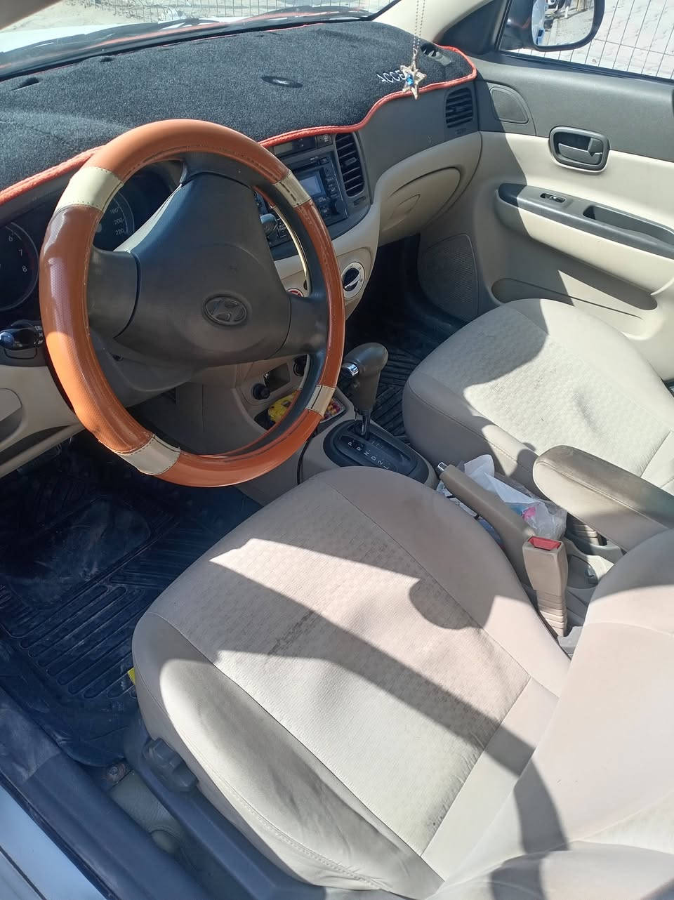 السلام عليكم اكسنت للبيع موديل 2010 أمريكي محرك ألف وستميه محرك وكير خير من الله رقم بغداد بسمي تبريد شغال السياره مابيهه صبغ بس بارد السعر ٨٦وبيهه مجال قليل المكان العامريه شارع المظيف *********** وبي واتساب ***********
