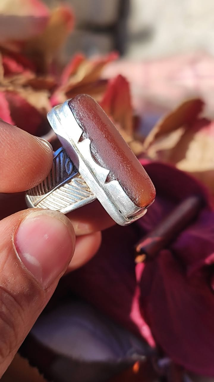 يا الله متاح جمار كصبه يمانيه قديمه صياغه قديمه ثقيله مقاس 21/22 المهتم يتواصل على الخاص ***********
