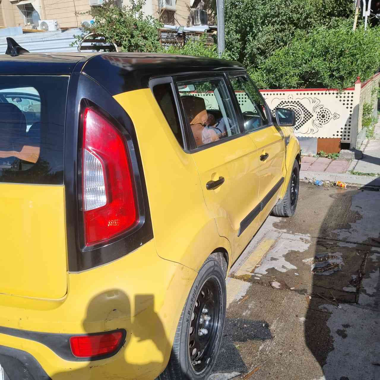 السلام عليكم.
كيا صول2012 امريكي

رقم بغداد انكليزي

ضربتها جاملغ الايمن بدون دواخل 
 
السعر 77 وبيها مجال
مكان بغداد ‭0770 262 1248‬ واتساب
