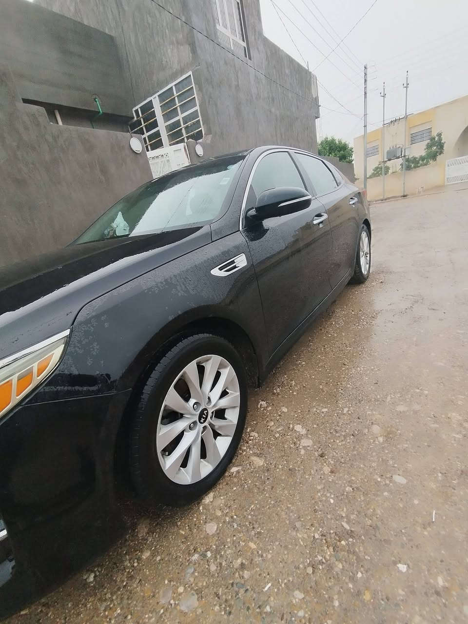 السلام عليكم...
للبيع فقط
كيا اوبتيما موديل 2016
وارد امريكي بيها تبديل جاملغ امامي تبديل فقط باقي كله بلاد 
مواصفات السياره 
تحكم ستيرن 
لد ب المري 
شاشه بلوتوث 
تخم تاير جديد
سايد بريك بل قدم
لون اسود 
كير اوتوماتيك 
مثبت سرعه 
محرك  GDI /2400
كير محرك كفاله 
ماشيه 139الف حقيقي
كيج تايرات 
تدفئه/ تبريد ثلج 
هزه جديد
سنويه لل 2028
بسمي رقم اربيل تحويل ثاني يوم 
السياره بالواقع احلى من الصور
السعر المطلوب 135ورقه وبيهه مجال 
العنوان /ديالى جلولاء 
الرقم/***********
