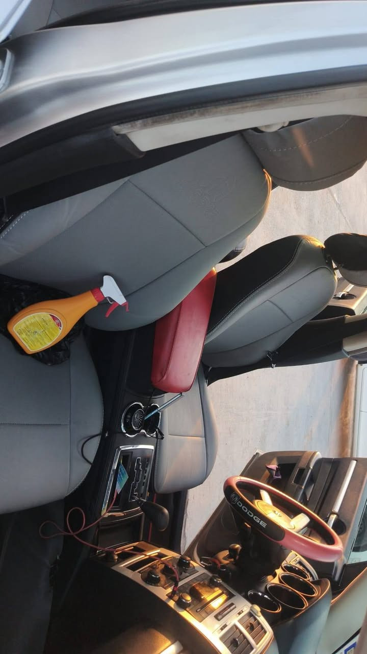 جارجر 2010
مكينه 3500
كفاله من الضربه والصبغ والتبديل
***********
