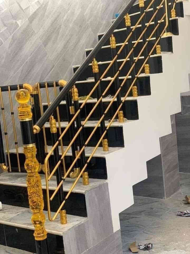 يقدم لكم 
معمل بلاستك ابوايمن 
احدث اعمال الشبابيك والابواب والقواطع التركية
مع ضمان جودة صناعة المقطع المصنع للعمل. 
انواع الابواب.. 
1: باب حشوة (ديكور ) 
2:باب منظر ومراية (حمام) 
3: باب ربع جام (صحيات خارجية) 
4: باب ديكور جام (باب غرف او استقبال) 
5: باب سيم مانع ذباب
 
العمل بمقطع التركي 
مستعدون لتنفيذ كافة طلباتكم 

📍للأستفسار 
الاتصال 📞على (*********** /***********) 
او زوروا موقعنا الكائن 
صلاح الدين / بيجي /  شارع الخياطين
