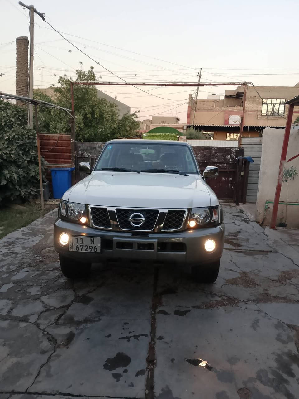 السلام عليكم نيسان باترول سوبر سفاري 2019بأسمي رقم بغداد دولي السيارة زيرو عله أيدي بعده السيارة بعدها أخت الزيرو ماشيه 21 ألف تخم تاير شركه بعده بيه محرك ما مغسول من الشركه السياره مخزونه بسرداب مكفوله من الرصعه ومن التكحيل عارضيه 38ألف وبيه مجال بسيط الاستفسار الاتصال على الرقم التالي (***********)
