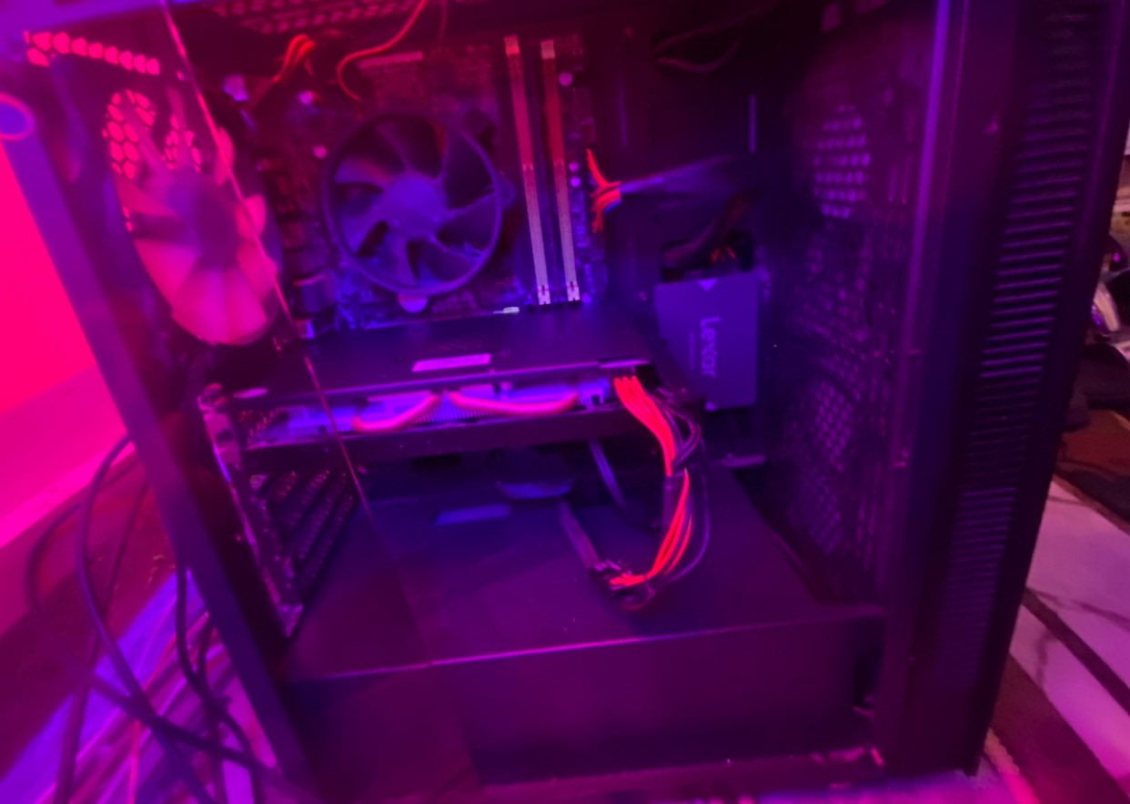سلام عليكم بي سي للبيع مواصفات كارت شاشهRx580 8VRAM رام8قابل للزياده معالج17جيل الرابع 
SSD128
HDD512
حساب ستيم بي جيتي اي5 اونلاين فريمات فوك ال120
حساب ستيم ثاني بي العاب تختيم مثل
The Last of us1/2
وغيرهن حاسبة خير من الله
السعر250الف قفل اخوان السعر مقفول
تواصل ***********
مكاني بغداد كرادة
