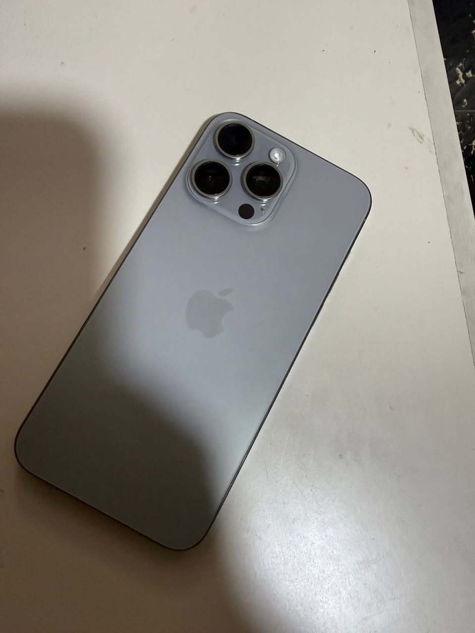 السلام عليكم 15بروماكس ماستر
عربي شرق اوسط 

نضافه100/100

وتر بروف 
ملحقات كارتونه+كيبل 

بطاريه 88

بيع او مراوس 

950

***********
