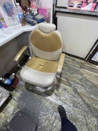 للبيع   باب المنيوم 3.5*2  2 كرسي حلاقه   ميز حلاقه ألمنيوم نسائي 3 مت...