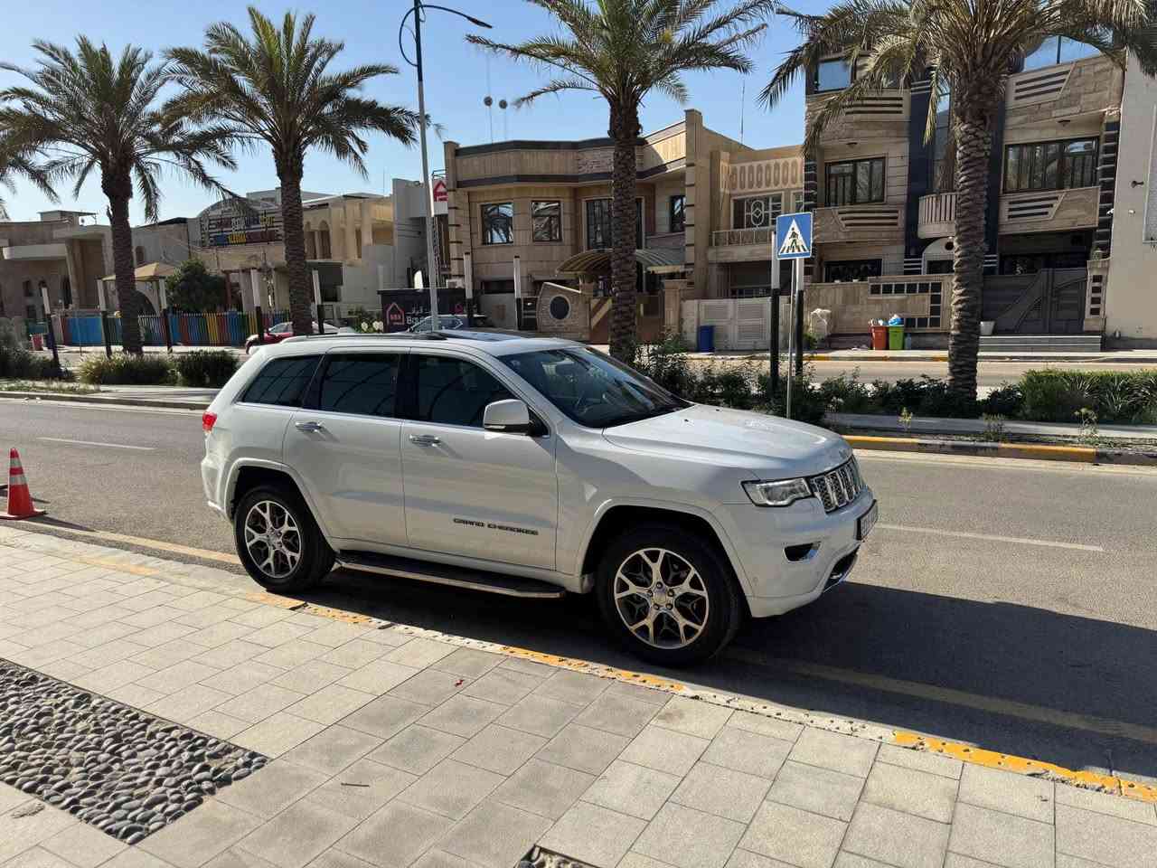 السلام عليكم سياره جيب أوفر لاند موديل ٢٠٢١ خليجي فول مواصفات 3600 ميحتاج أذكر موصفات أعلى فئه بل الجيب السياره أخت زيرو جديده بمعنى الكلمه ماشيه قليل جدا دواخل جديد خارج جديد الشراي يتصل *********** علما اني مكللف بل النشر سياره مكان السيديه بغداد, العراق
