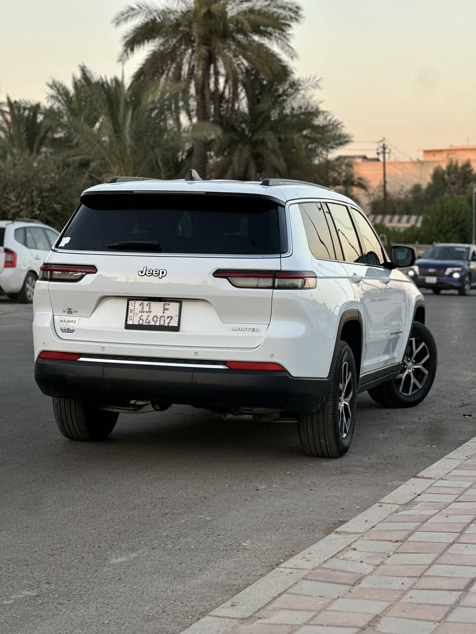 جيب لمتد 2025 امريكي 7 راكب صبغ فقط بنيد ايرباك راجع سستم كبسولة كامل رقم بغداد شهداء
مواصفات 
مكينة 3.6 
7 راكب 
داخل جلد 
فول تحكم استيرن 
كشنات كهرباء 
 شنطة كهرباء 
تدفئة كشنات 
تدفئة ستيرن ومري 
فول رادارات 
شن ميموري 
شنات منفصلة 
تدفئة كشنات خلفية 
4 انضمة قيادة 
مكان السيارة العامرية بغداد سعره 325وبيه مجال  للأستفسار ***********
