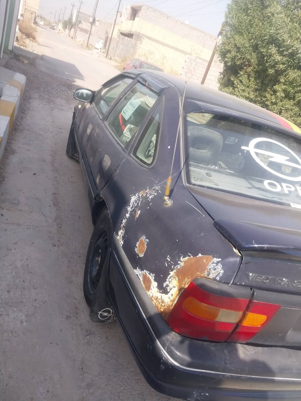 سلام عليكم اوبل فكتره 95محرك 2000 كير اوتو تبريد بلادي للبيع او مراوس
***********
