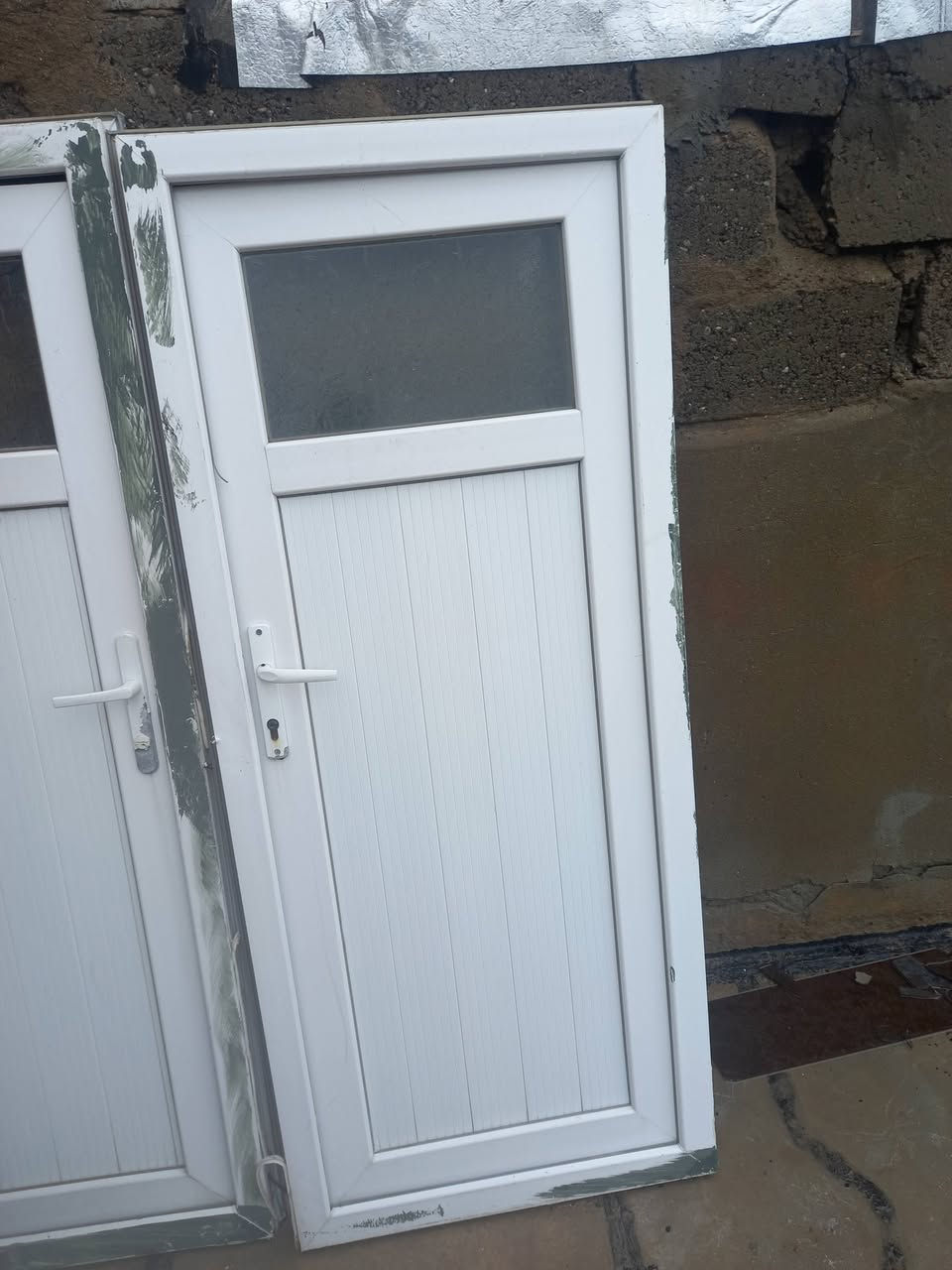 سلام عليكم متاح ابواب عدد (2 ) الارتفاع( 180) والعرض (80 ) السعر (70)الف  وبيهن مجال قليل المكان كركوك حي الشهداء
هذا رقمي ***********
