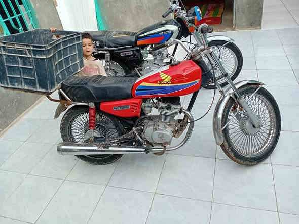 السلام عليكم 4كير البيع عنوان محافظة الديوانية قضاء غماس سعر 300وببة مجال  ***********
