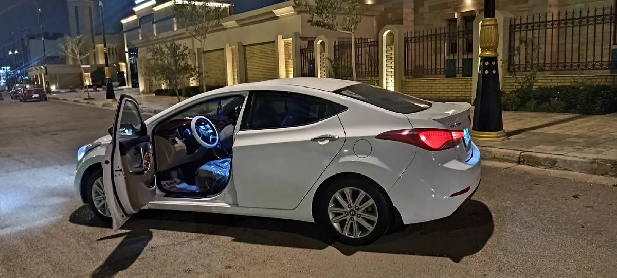 الانترااا   2016 وارد أمريكي
مكينة دوش مامفتوحه كير ومكينه وتبريد مكفولات 
السعر ٩٥ وبيه مجال

مكلف بالنشر ***********
