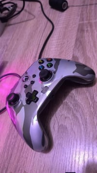 اكس بوكس سيريس اكس • يد وحدة • مع العاب