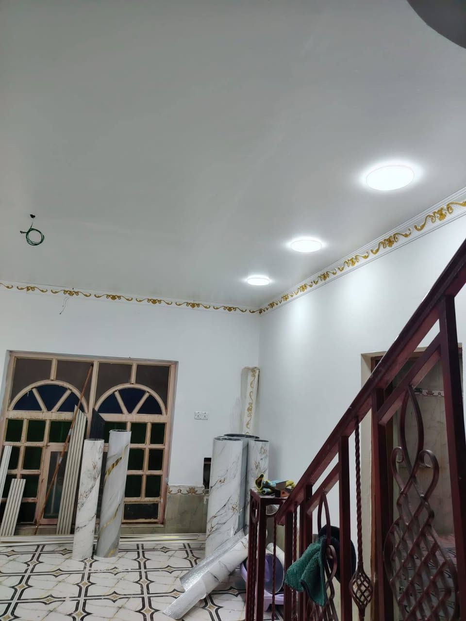 عمل ديكورات و صبغ بيبان شببيك توصل عاى وتساب ***********
