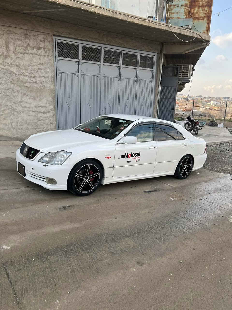 ماشەللە لە ماڵی هەموولایەک شاهینە براوە بۆفرۆشتن  ٢٠٠٥ 
سپۆرت گێروومەکینە بجووک ١٨٠کەم بەنزین خۆر 
٣دووگمە 
سوکان حەیزەرانوو عەزەڵە 
کامیرە 
پیشوودوا حاسە 
کامل مەسرەفی کراوە رۆنی گێروومەکینەی گۆراوە 
٤دەبڵی دایسیی بۆدانراوە 
بەدڵی خۆت بەرزوونزمی پیئەکریت 
سعر ٥١وەرەقەوومەجالیکەم 
شوین جەمجەماڵ 
***********
