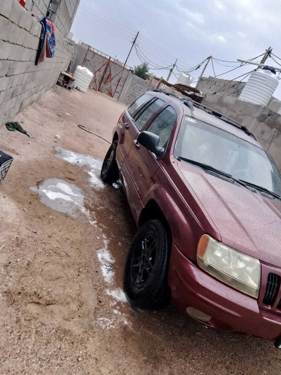 جيب شيروكي موديل 2000 سياره جاهزه تخم تاير حداده جديدة  مكينه وكير 2500 رقم بصره  بيها قاصرين  سعرها  45 بيها مجال قليل  الاستفسار ***********
