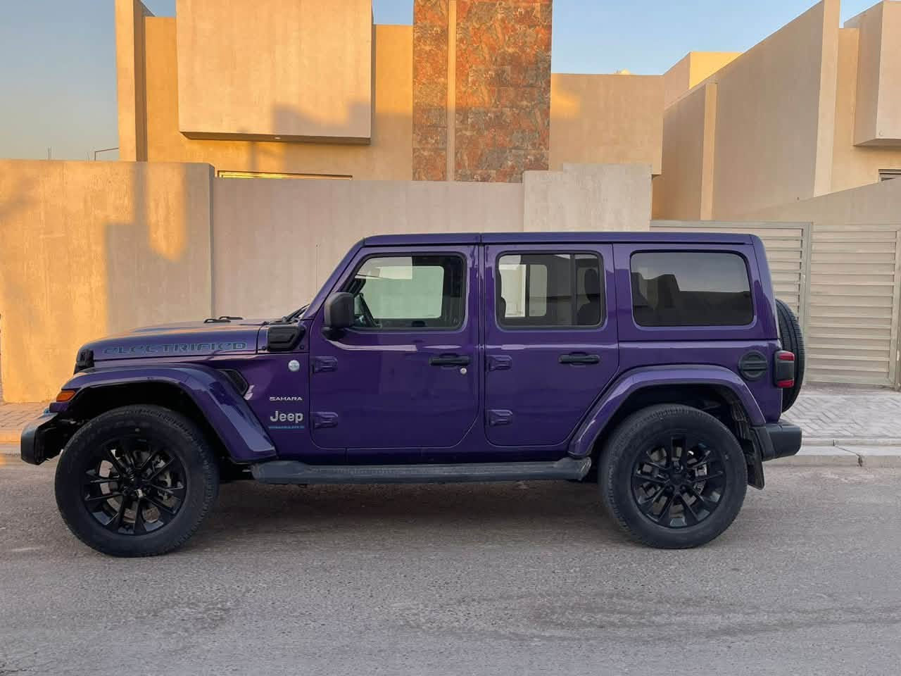 ياالله

السلام عليكم جيب رانكلر صحاري 4Xe 2024  وارد امريكي

Jeep Wrangler  4Xe 2024 2.0L 4 

حجم المكينه : 2000 تيربو + هايبرد + هجين شحن منزلي

المسافه المقطوعه 43133الف ميل       

الضرر : صبغ حافةالجاملغ اليسرى القطعة البلاستك مو الحديد صبغ  وبيهابارد بل جاملغ الخلفي شي كلش بسيط لايرباك : دركه فقط

#المواصفات 

1.قماره تتفصخ صير كشف

2.بصمه 

3.لوكير

4.كشافات عدسه

6.شحن خارجي

7.هيتر بالاستيرن 

8. شاشه

9.هيترات بالكشنات

10.تشغيل عن بعد

11.كشنات جلد

12هيترات بالكشنات

13. دمام خلفي

14.كامرا 

15.رادرات 360

#السعر  : 280

تفاصيل اكثر هذا رقم***********تحياتي
