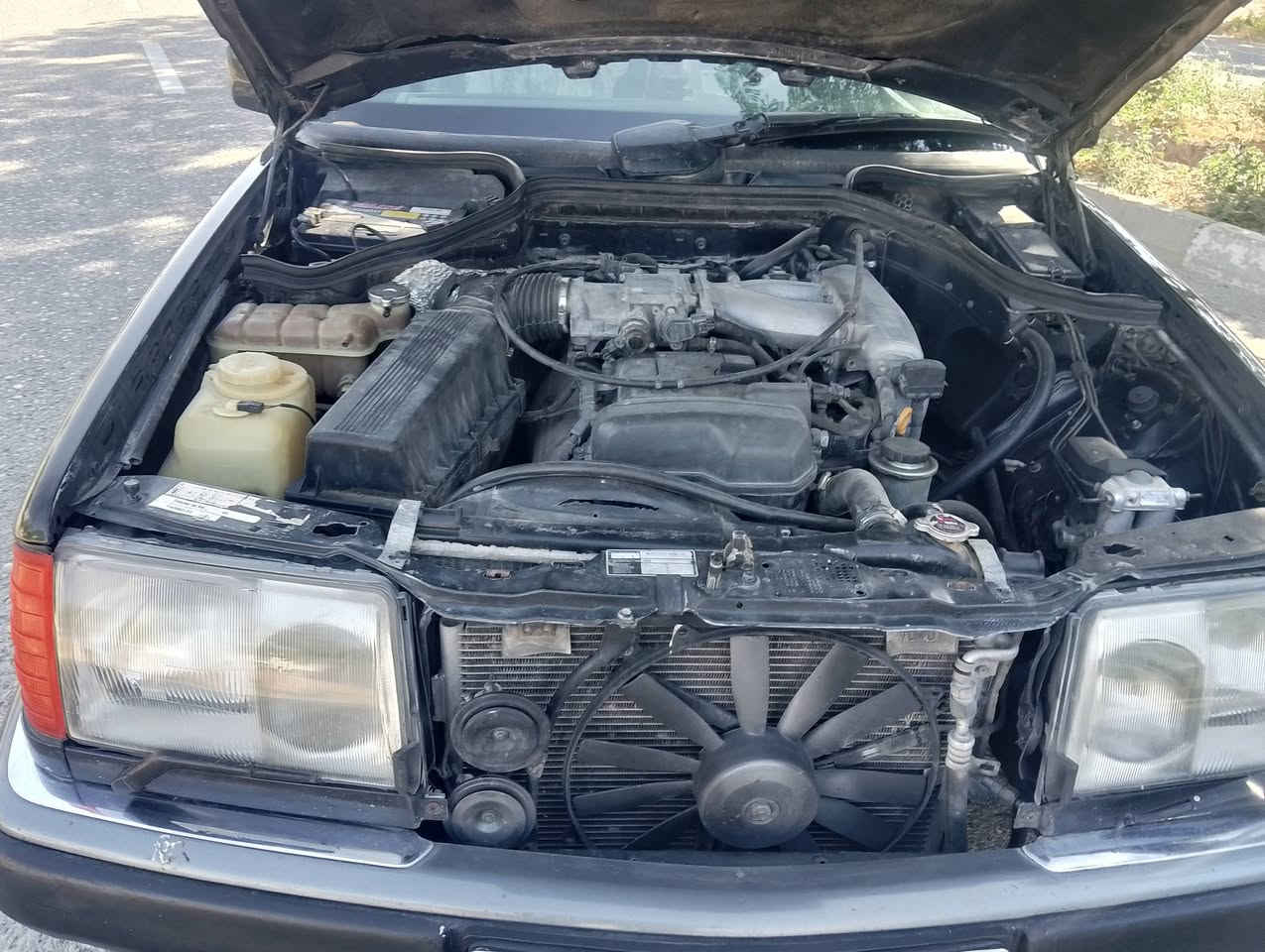 مرسيدس دب موديل90 سيارة بدون ضربة بدون خياس قواعد دبل بيلاديه محرك 300 vvt ابشرت تحويل والغرامة سنويه سته و عشرين مكان كفري سعر 70 بيه مجال رقم تليفون 0773 0350254
