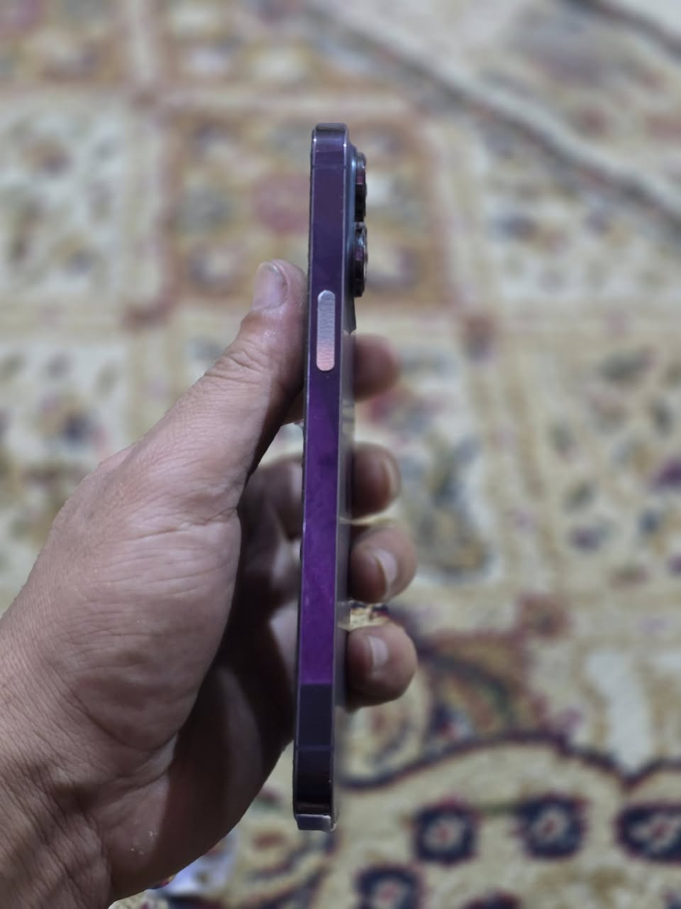 ايفون 14 ابرو ماكس ذاكره 256 بطاريه 89 بلاد مابدل بيه اي قطعه شرق اوسط عربي HA تك سيم كارت كفاله من كلشي نضافه موضحه بل صور جهاز فقط بيه حافضه ولزكه  بدون كارتون للبيع او مراس سعر 850 مراوس اس 24 الترا واتساب ‎0788 431 9662 البصره
