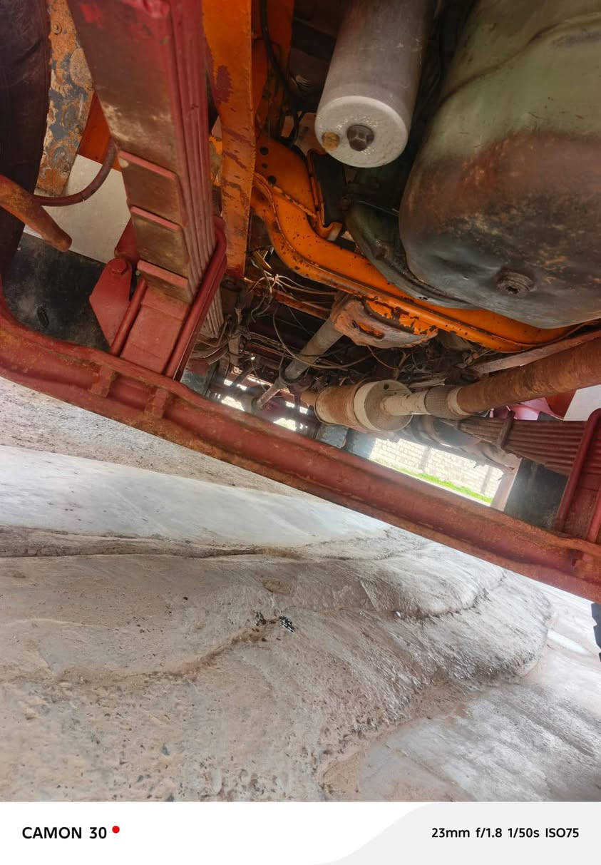 السلام ابو اردين لللبيع مكفول كفاله عامه موديل 1986
مكفوله قماره من الصبغ ومكفول كير واكسن ومحرك حداديه ودوشمه 
وسياره حلوه ونضيفه مرقمه انكليزي بغداد مكان السياره بغداد  تواصل على هذ رقم ***********
