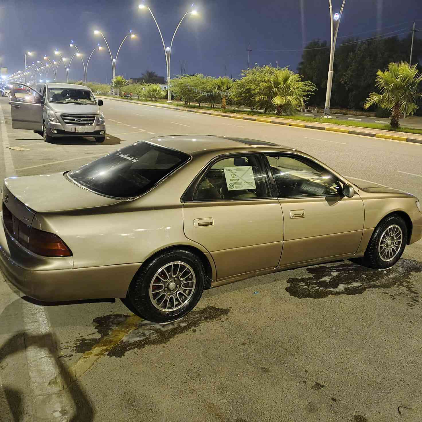🚗 لكزس ES300 موديل 2001 للبيع 🚗
السيارة نظيفة جداً وجاهزة "على حبة ونص" للمستخدم اللي يدور راحة بال.
تفاصيل السيارة: وسياره يسرا بلاد مأمحور
المحرك والجير: شرط الفحص ومكفولات (مكينة وكير بحالة الوكالة).
البدن: بدون ضربة، مصبوغة صبغ جمالي فقط (لمعة ونظافة).
الحدادة: 100/100 (جامدة ومابيها أي نقص).
الإطارات: تخم تايرات جديد مع ويل كب كامل. السعر 70🔥 وبيها مجال 
المواصفات والإضافات:
النظام الصوتي: سيستم سماعات مع شاشة.
الكهربائيات: كلها شغالة وما بيها أي عطل.
الباور: منظومة باور جديدة.
الرقم والسنوية: رقم بصرة (تحويل مباشر)، السنوية منتهية.
📍 المكان: البصرة
📞 للتواصل والاستفسار: [أدخل رقم الهاتف ***********1]
ملاحظة: السيارة متعوب عليها وجاهزة من كلشي، تعال وافحص وين ما تحب.
