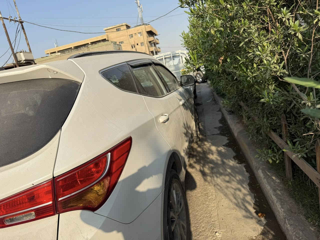 السلام عليكم عندي سنتافيا 14خليجي نص فول محرك 2400 دوش اريد                    مراوس ب6 سلندر ب15 او16 السونر بالمنشور *********** بي واتساب
